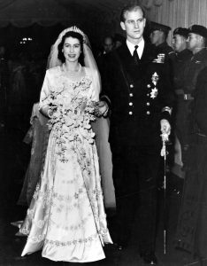 princesa elizabeth (hoje rainha elizabeth II) no casamento com seu primo de segundo grau, o príncipe Phillip