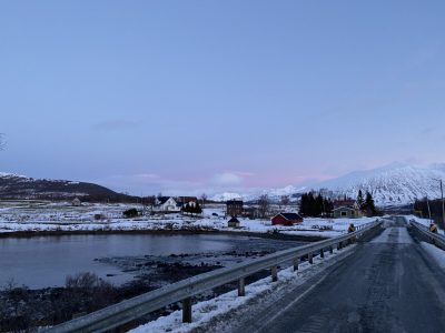 cidade nevada no norte da noruega, proximo a area de tromso